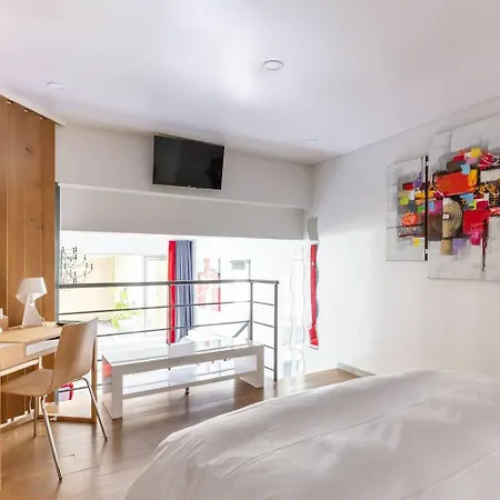 In Marais Elegant Flat In Old Parigi