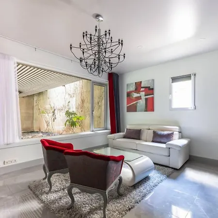 In Marais Elegant Flat In Old * Parigi