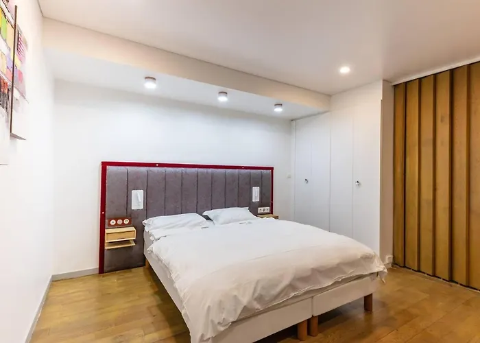 Couette-café In Marais Elegant Flat In Old