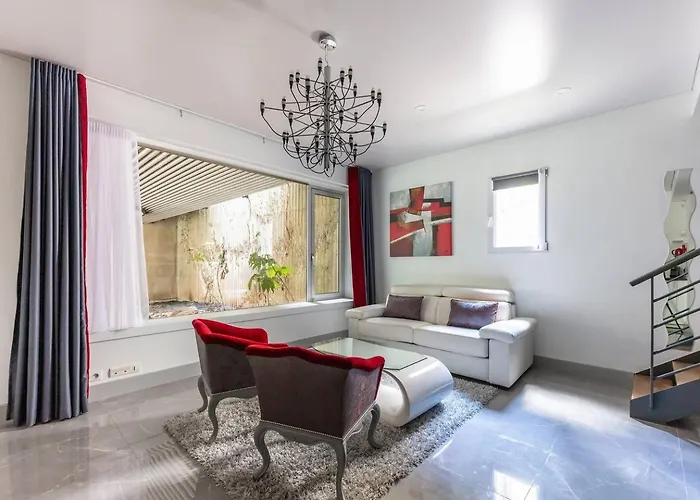 In Marais Elegant Flat In Old 3* Paris