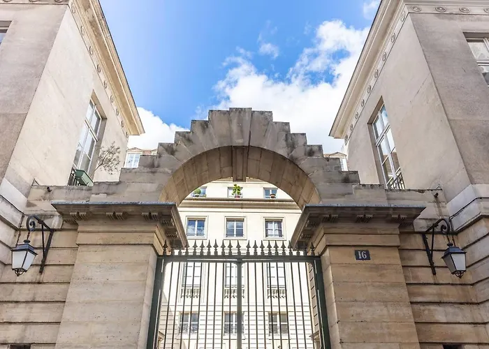 Couette-café In Marais Elegant Flat In Old 3*