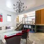 In Marais Elegant Flat In Old Bed & Breakfast 4*